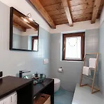 アパート La Colonghera By Quokka 360 - Flat With Balcony And View *